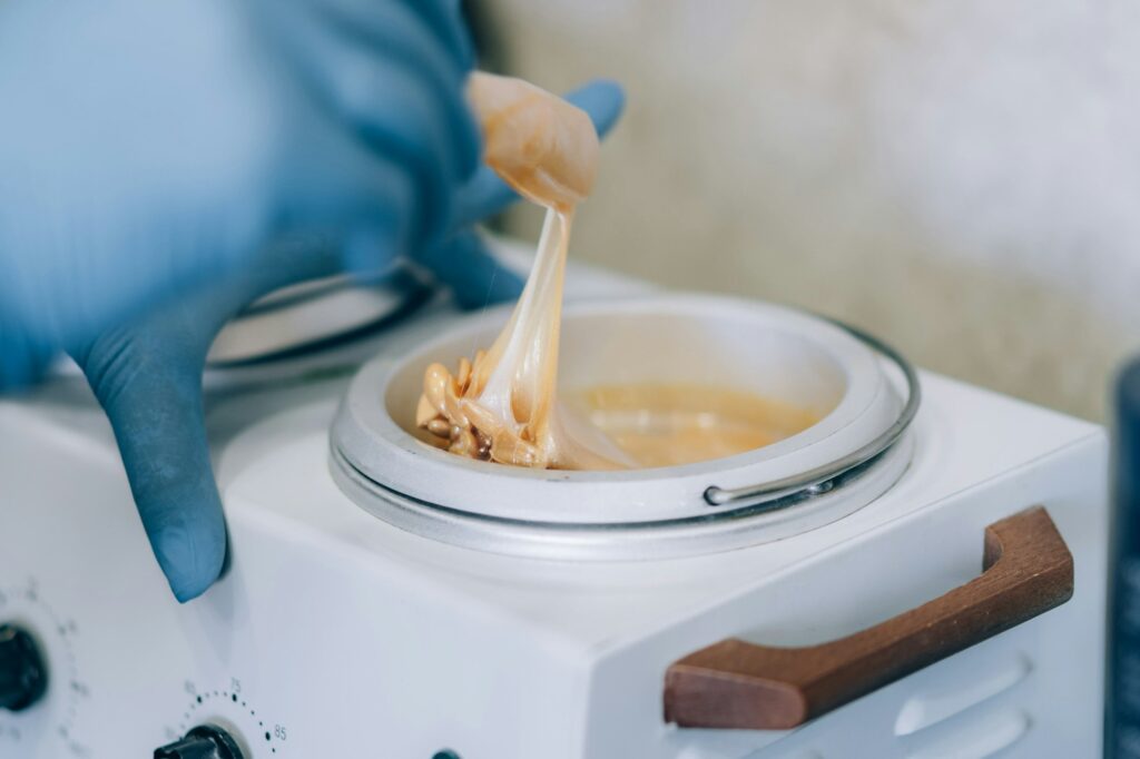 Pieces of wax for depilation in the wax heating machine